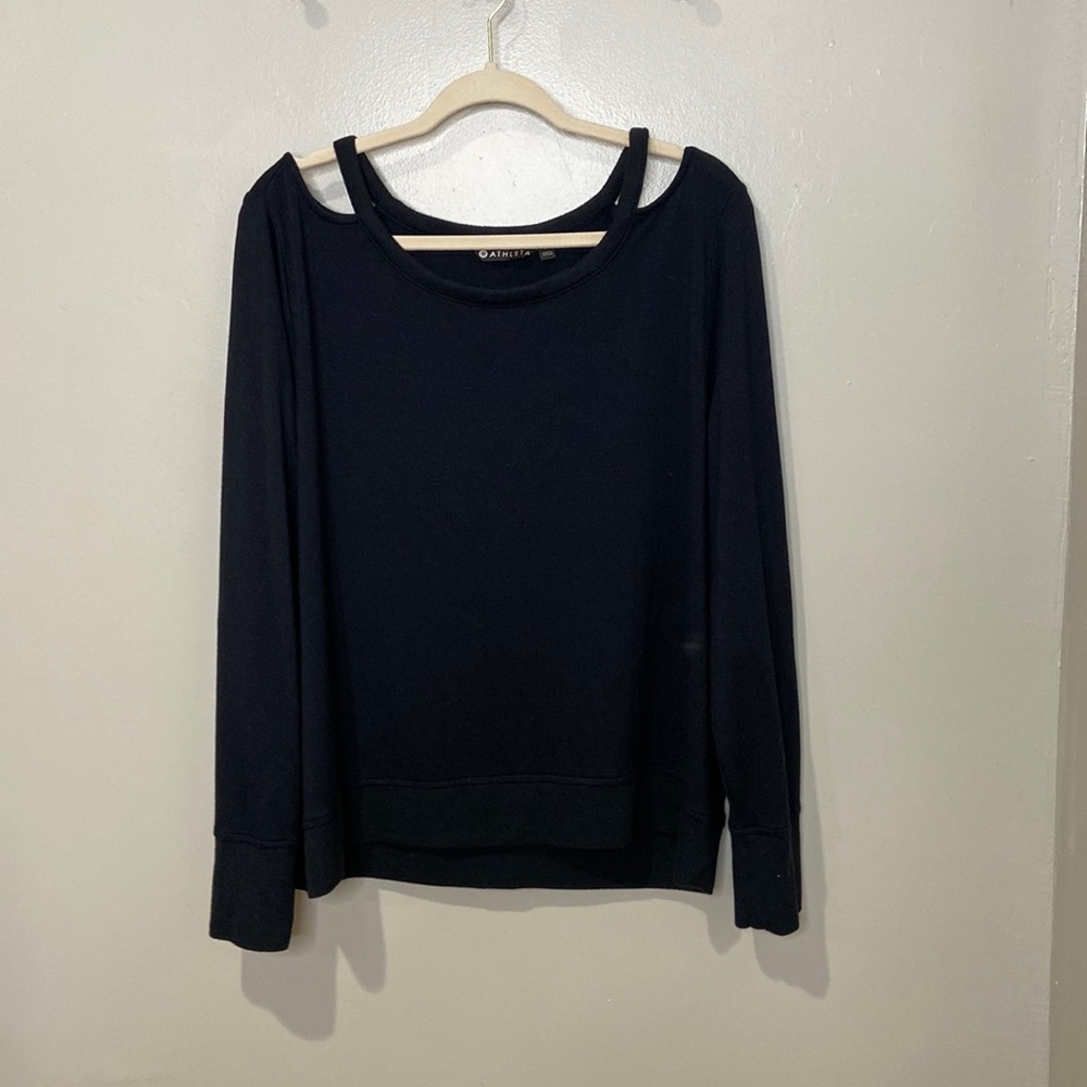 Black Athleta long sleeve top